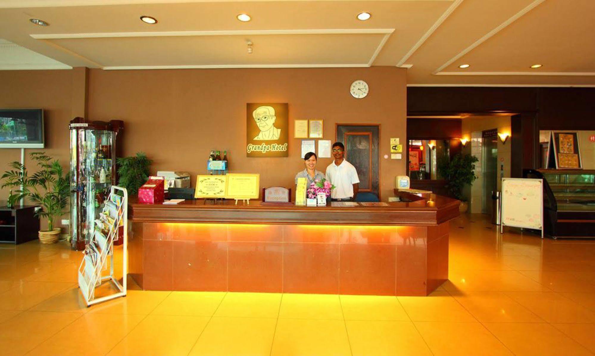 Grandpa Hotel Порт-Диксон Экстерьер фото